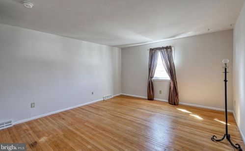 100 Acadia Dr, Riverton NJ 08077-3136 exterior