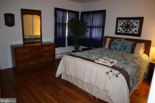 20 Snowberry Ln, Lakehurst NJ 08759-3086 exterior