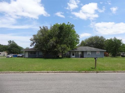 1712 4 St, Hempstead TX  77445-6224 exterior