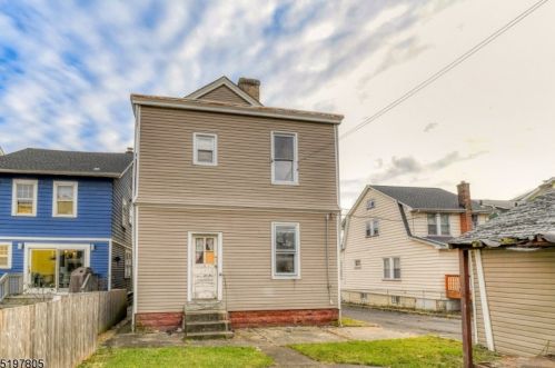 60 Hilton Ave, Maplewood NJ 07040-3223 exterior