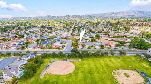 1871 Bryan Ave, Tustin CA 92780-4703 exterior