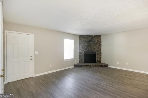 2126 Cherokee Valley Cir, Lithonia GA  30058-5362 exterior