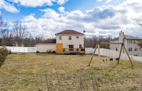 104 Autumn Dr, Poughkeepsie NY 12603-5616 exterior