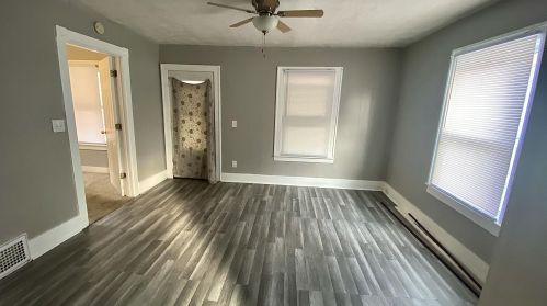 1323 Muskegon Ave, Grand Rapids MI 49504-3250 exterior