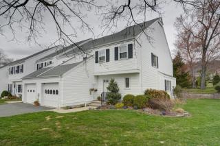 81 Hampshire Dr, Mendham NJ  07945-2003 exterior