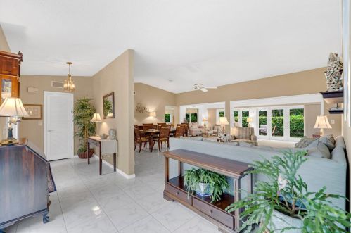 10427 Greentrail Dr, Boynton Beach FL 33436-4412 exterior