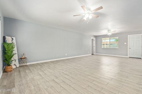 2925 42nd Ave, Phoenix AZ  85019-4323 exterior