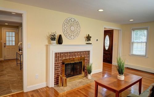 131 Wilson Ave, Quincy MA 02170-1037 exterior