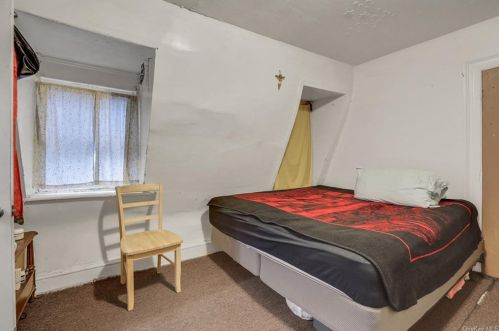 60 Noxon St, Poughkeepsie NY 12601-4130 exterior