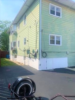 13323 Commercial Ave, Chicago IL 60617-3281 exterior