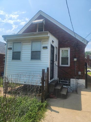 5932 Mimika Ave, Saint Louis MO 63147-1110 exterior