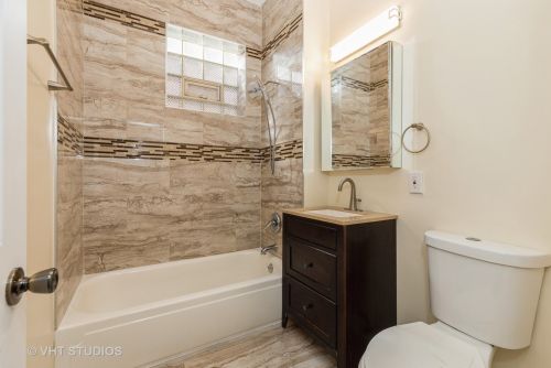 6734 Michigan Ave, Chicago IL  60637-3921 exterior