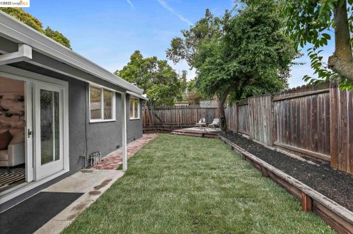 3213 Ida Dr, Concord CA  94519-2136 exterior