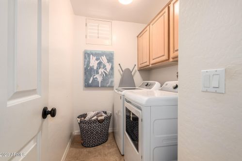 5255 Estevan Rd, Phoenix AZ 85054-7116 exterior