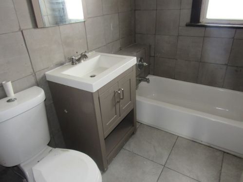 3643 Thomas St, Chicago, IL 60651-3923