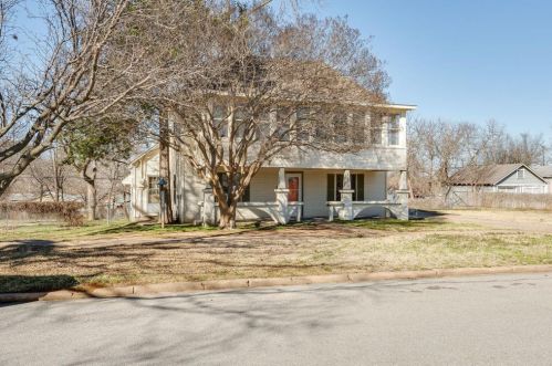 615 Woodard St, Denison TX  75020-3213 exterior