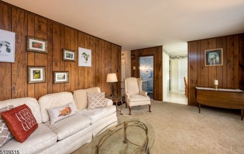 25 Sandpiper Dr, Hackettstown NJ 07840-3048 exterior