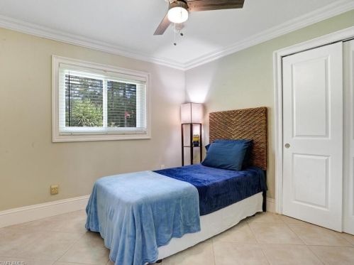 570 25 St, Naples FL 34117-3241 exterior