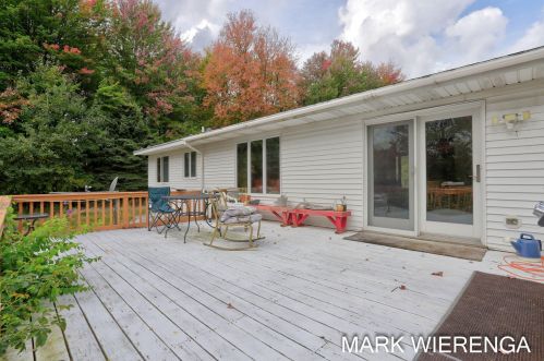 431 Mt Garfield Rd, Meskegon MI 49441-6000 exterior