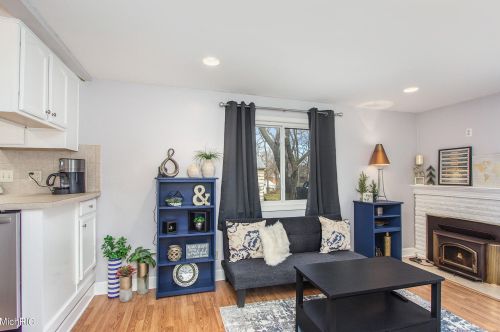 3240 Homecrest Ave, Wyoming MI exterior