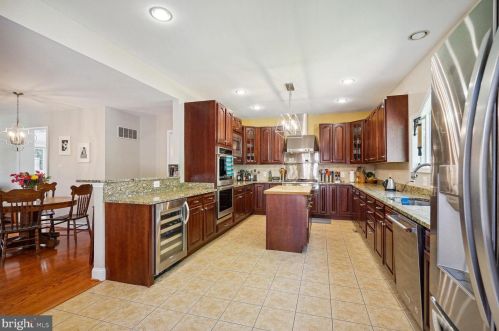 13000 Evanston St, Rockville MD  20853-3027 exterior