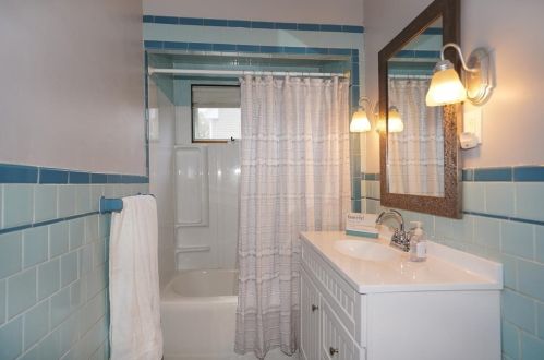 121 Hope Ave, Worcester MA 01603-2237 exterior