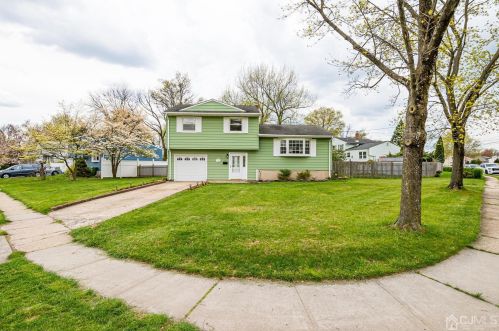 150 Vineyard Rd, Edison, NJ 08817-4755