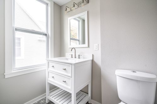 332 Clarence St, Milwaukee WI 53207-1547 exterior