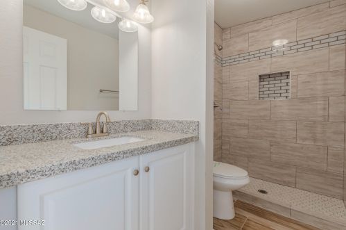 7055 Camino De Ln Tierra, Tucson AZ 85741-2416 exterior