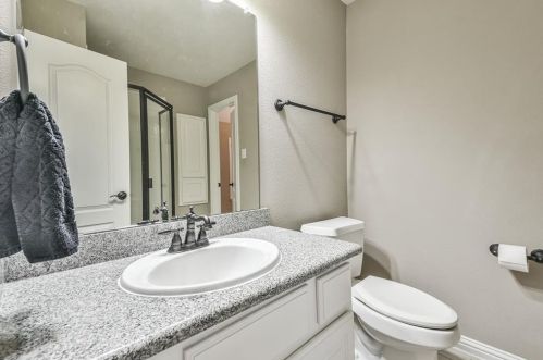 5922 Settlers Creek Ct, Fulshear TX 77441-2044 exterior