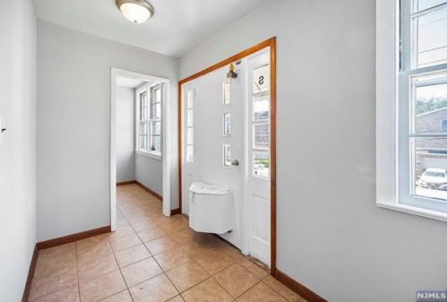 140 Clinton Pl, East Rutherford NJ 07073-1723 exterior