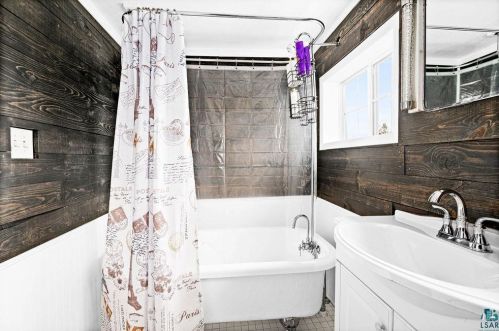 312 7th St, Duluth MN 55805-1328 exterior