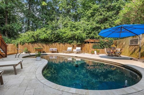 7 Bohler Ln, Atlanta, GA 30327-1101