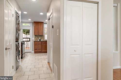 1357 Emerald St, Washington DC 20002-5431 exterior