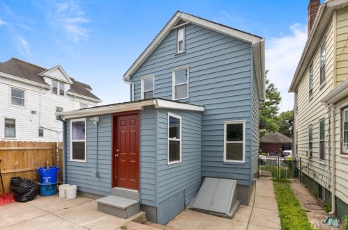 251 Handy St, New Brunswick NJ  08901-2943 exterior