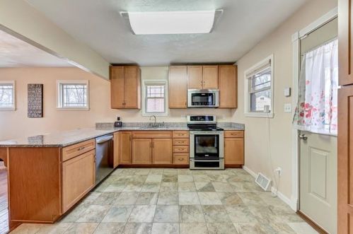 301 Bon Air Ave, Pittsburgh PA 15210-3208 exterior