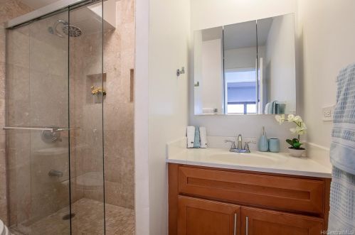 1571 Piikoi St, Honolulu HI  96822-4085 exterior