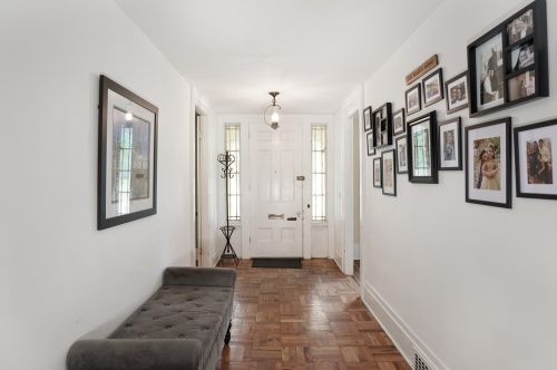 832 Elmwood St, Kalamazoo MI 49007-3236 exterior