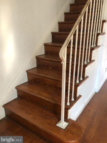 1139 Colonial Ave, Alexandria VA 22314-1325 exterior