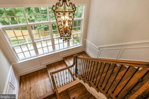 7449 Dulany Dr, Mc Lean VA  22101-2716 exterior