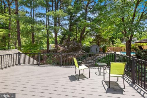 9 Bethayres Ct, Rockville MD 20855-2020 exterior