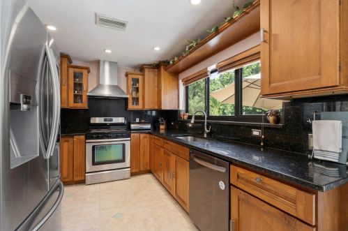 1602 Thumb Pt Dr, Fort Pierce FL 34949-3569 exterior