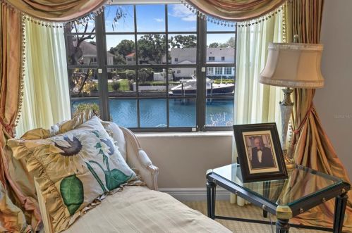 4912 Andros Dr, Tampa FL 33629-4802 exterior