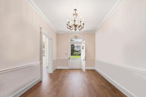 3488 Knollwood Dr, Atlanta, GA 30305-1020