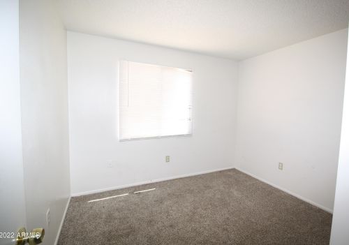 2202 73 Ave, Phoenix AZ 85033-1325 exterior