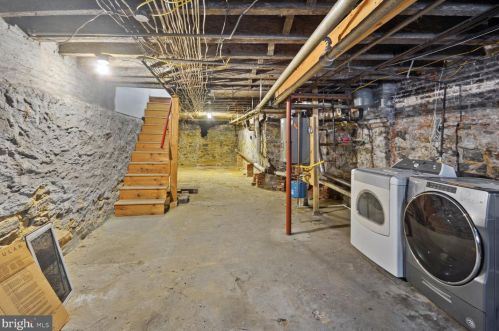 131 Greenwich St, Philadelphia PA 19147-6023 exterior