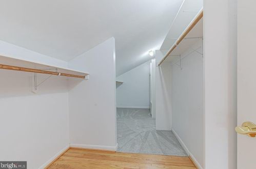 1515 Highwood Dr, Mc Lean VA  22101-5800 exterior