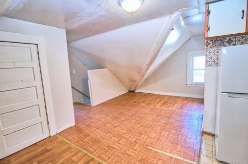 746 Main St, Torrington CT 06790-3915 exterior