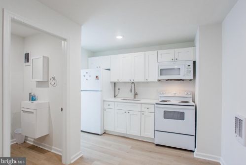 1602 17 St, Philadelphia PA 19132-3930 exterior