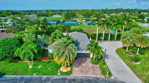 52 Lake Eden Dr, Boynton Beach, FL 33435-8665